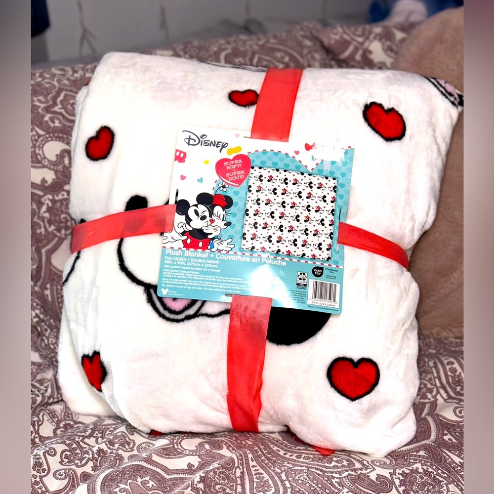 Minnie & Mickey Valentines Blanket